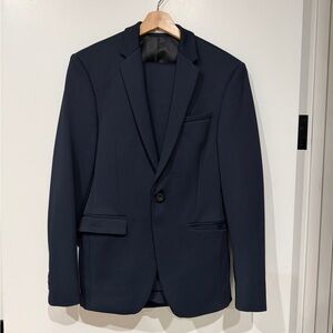 ZARA Navy Slim Fit Suit • Jacket 34, Pants 29 • Excellent Condition